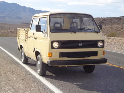 Cream VW T3 double-cab pickup